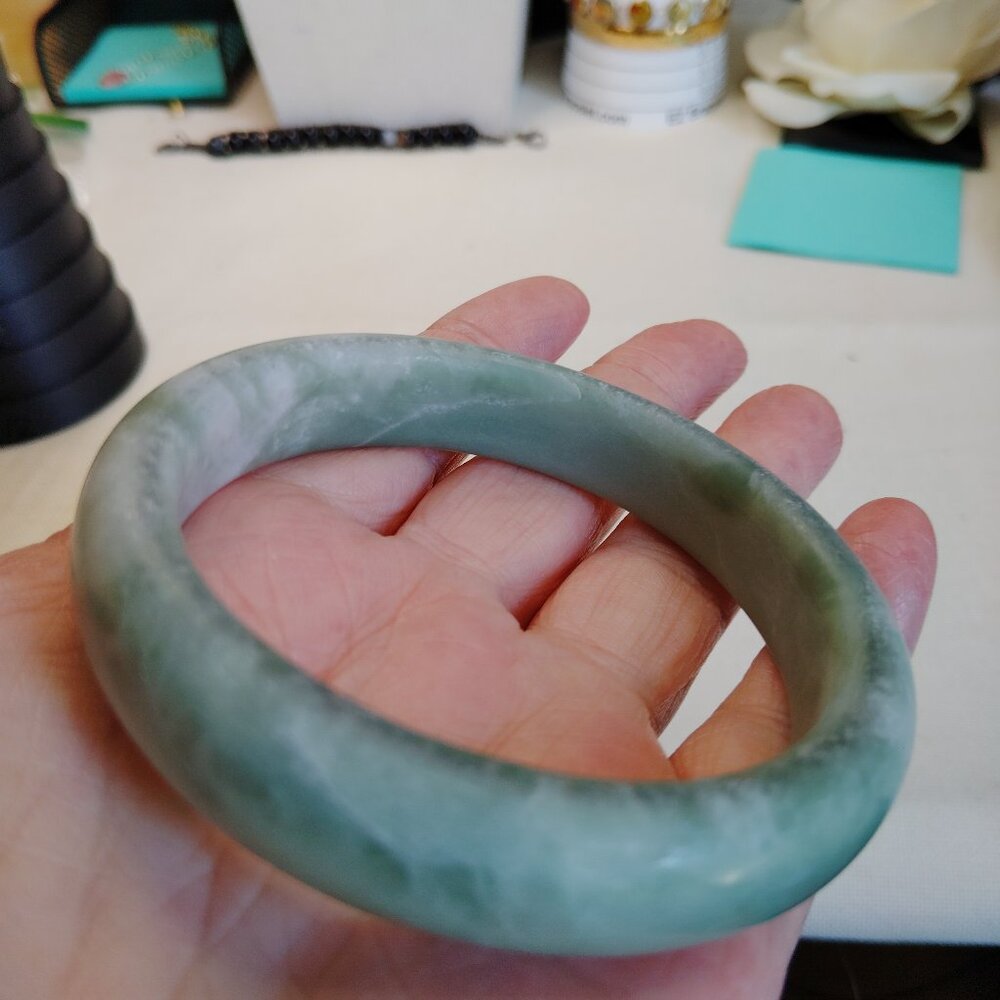 Natural Jadeite Green White Marbled Bangle 54g Size 7.5